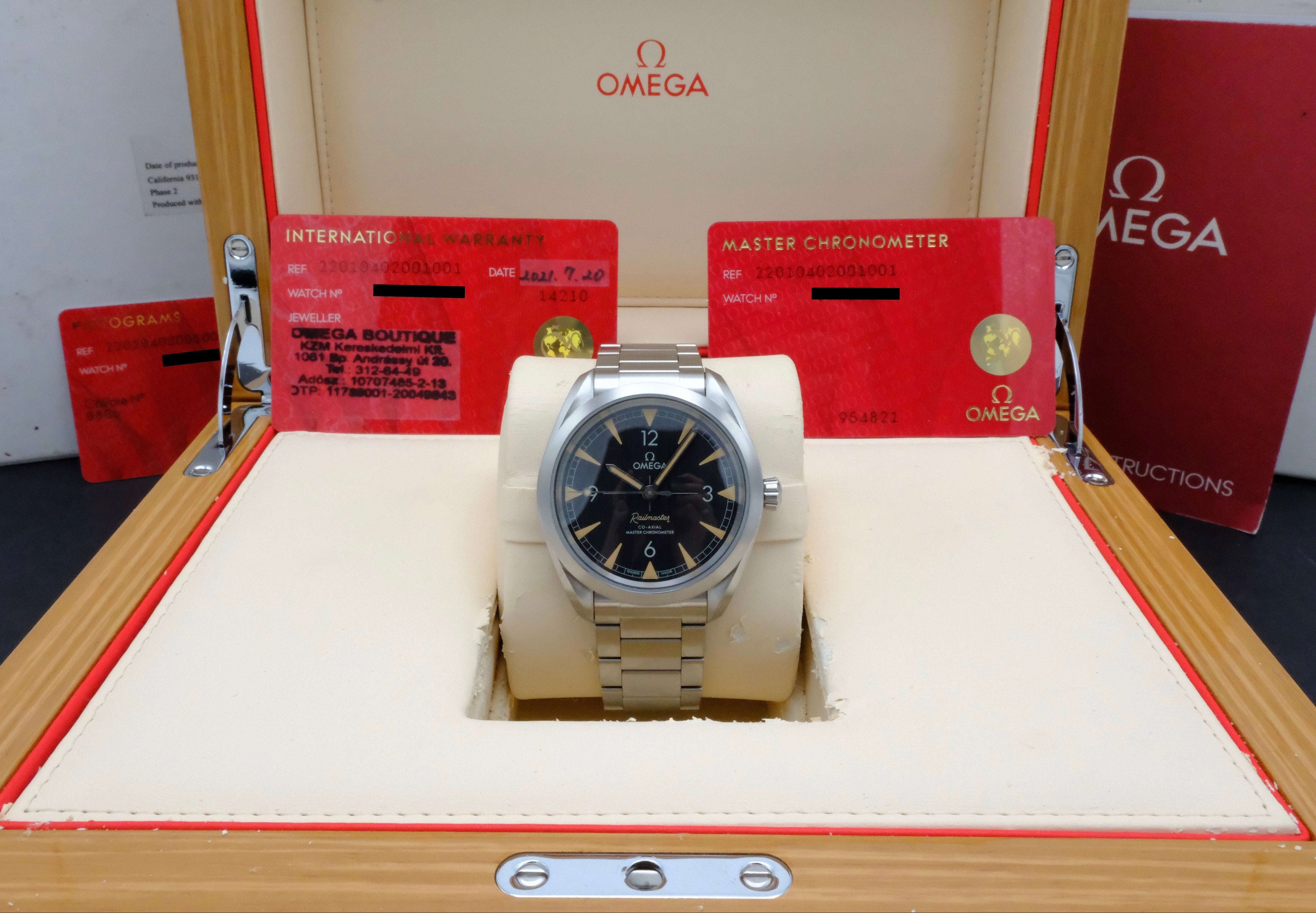 Omega Seamaster Railmaster 220.10.40.20.01.001 - 2021 - Omega horloge - Omega kopen - Omega heren horloge - Trophies Watches