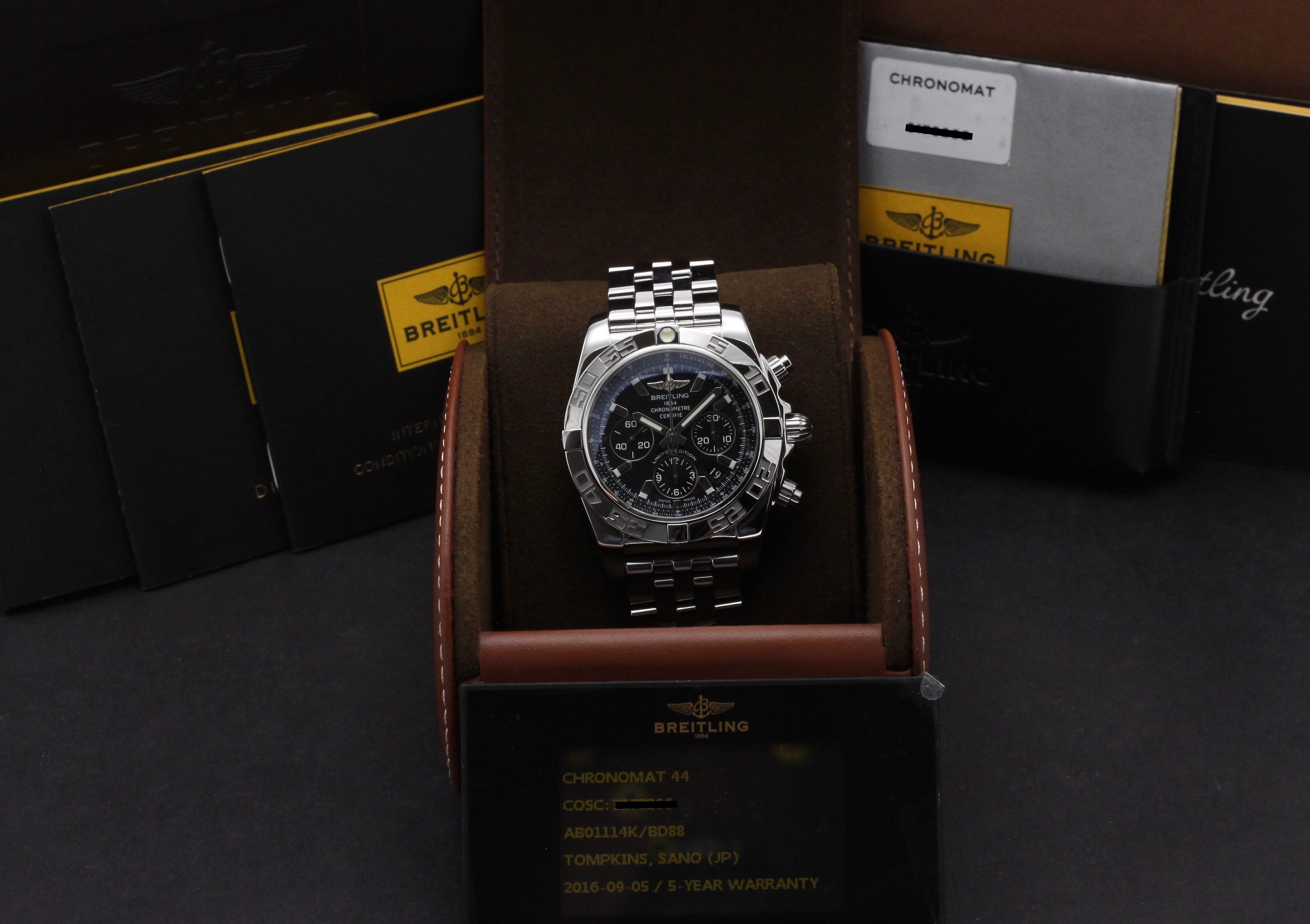 Breitling Chronomat AB0111 - Breitling horloge - Breitling kopen - Breitling heren horloge - Trophies Watches