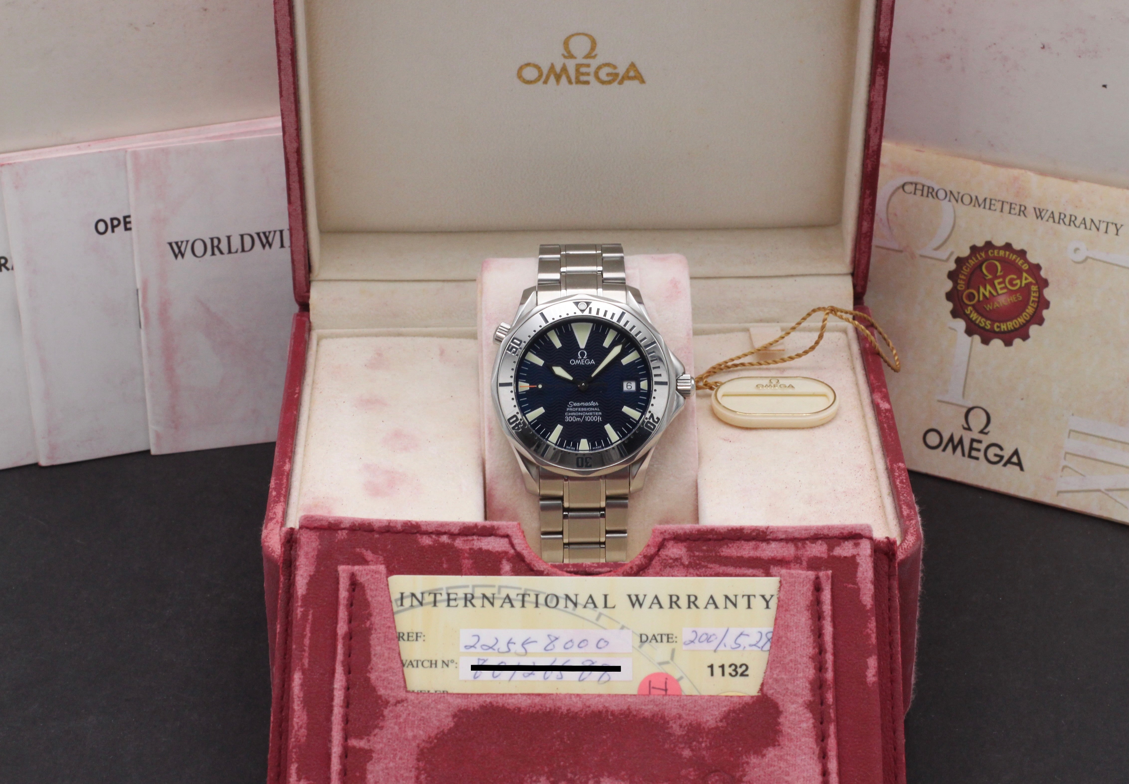 Omega Seamaster Diver 300 M 2255.80.00 - 2006 - Omega horloge - Omega kopen - Omega heren horloge - Trophies Watches