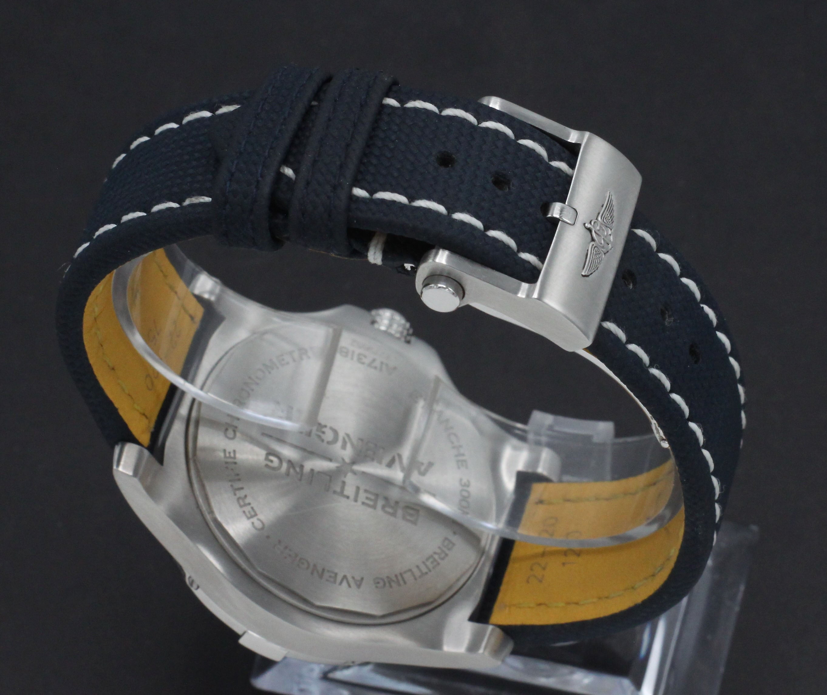 Breitling Avenger A17318- 2021 - Breitling horloge - Breitling kopen - Breitling heren horloge - Trophies Watches