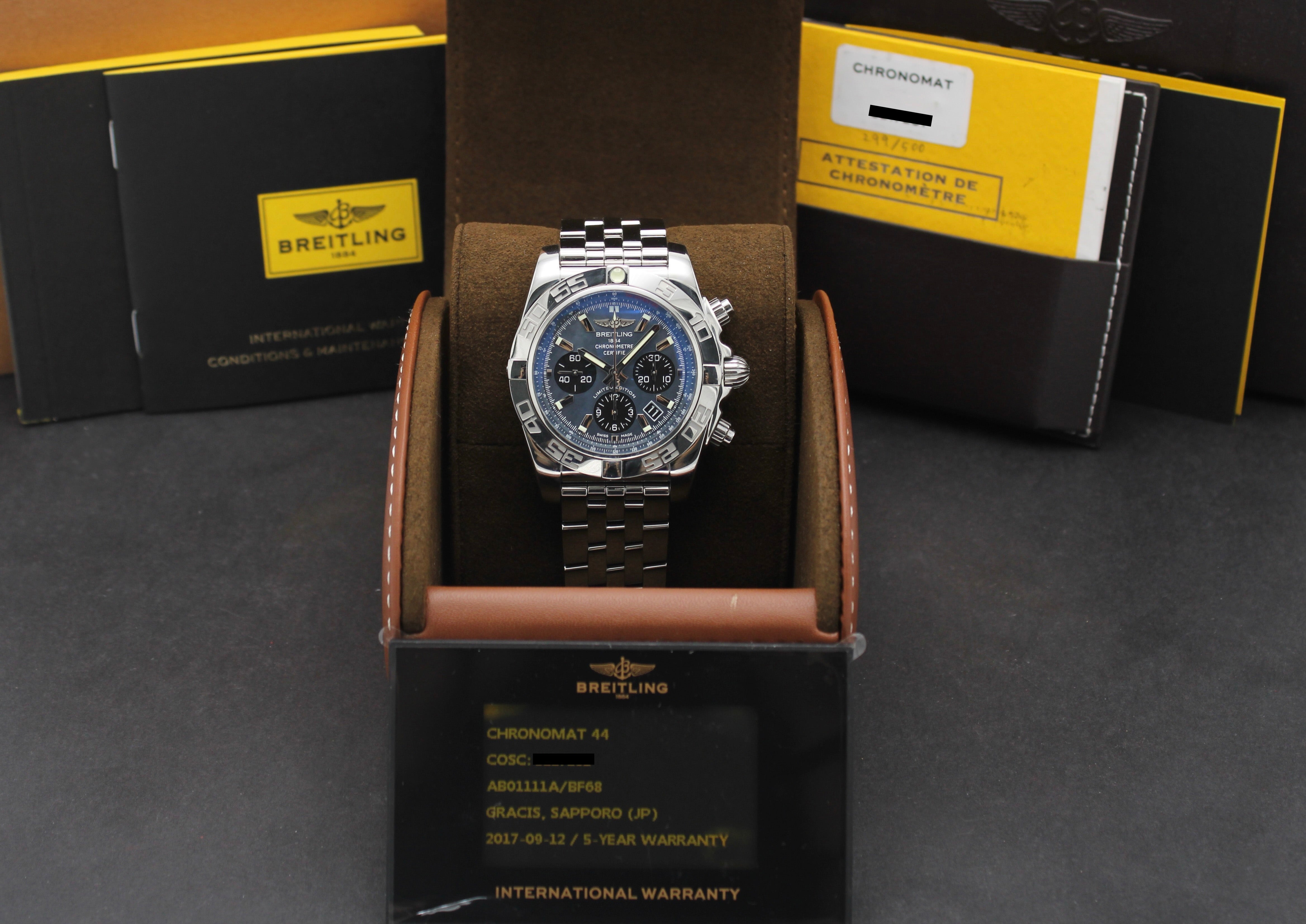 Breitling Chronomat AB0111 - Breitling horloge - Breitling kopen - Breitling heren horloge - Trophies Watches