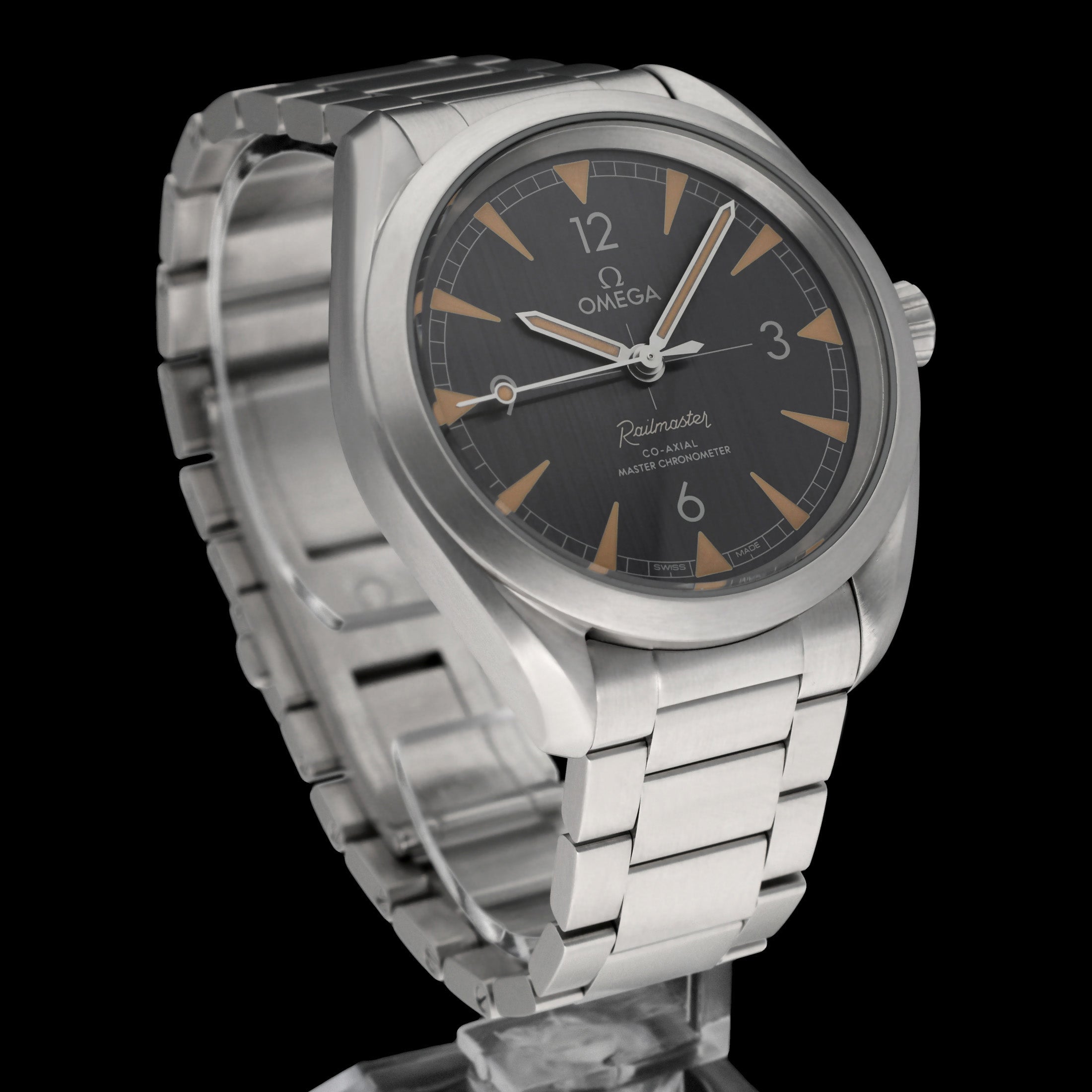 Omega Seamaster Railmaster 220.10.40.20.01.001 - 2021 - Omega horloge - Omega kopen - Omega heren horloge - Trophies Watches