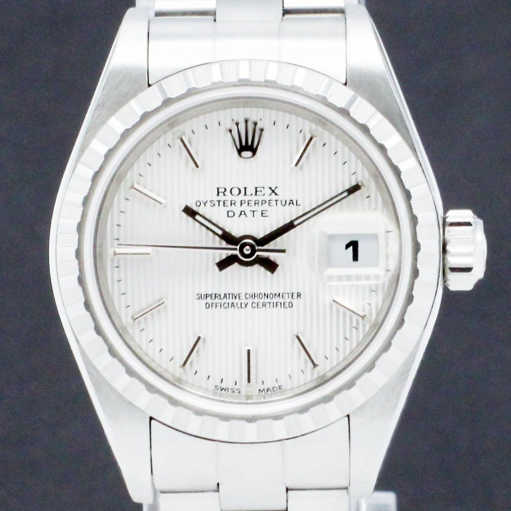 Rolex Oyster Perpetual Lady Date 69190 - 2003 - Rolex horloge - Rolex kopen - Rolex dames horloge - Trophies Watches