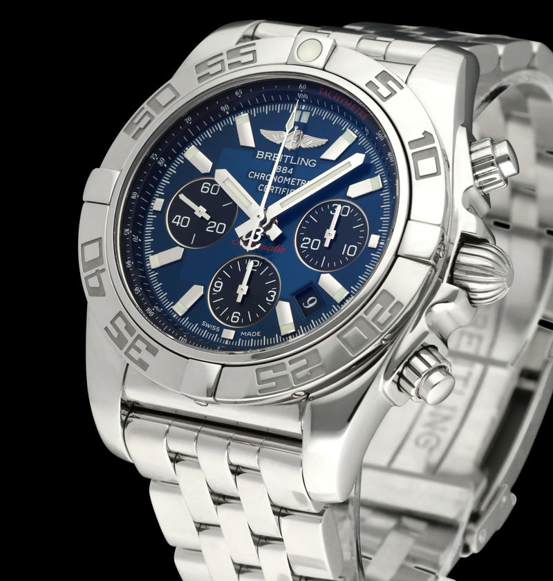 Breitling Chronomat AB0110 - 2020 - Breitling horloge - Breitling kopen - Breitling heren horloge - Trophies Watches