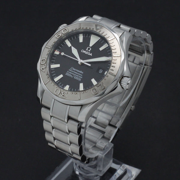 Omega Seamaster Diver 300 M 2230.50.00 - 2006 - Omega horloge - Omega kopen - Omega heren horloge - Trophies Watches