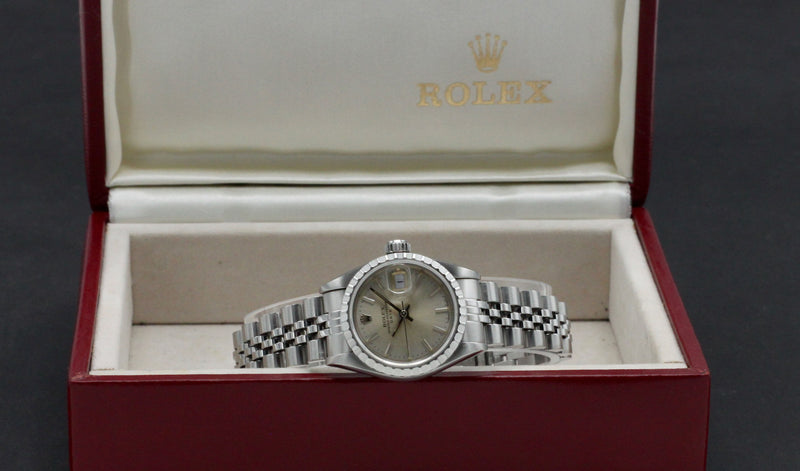 Rolex Oyster Perpetual Lady Date 69240 - 1990 - Rolex horloge - Rolex kopen - Rolex dames horloge - Trophies Watches