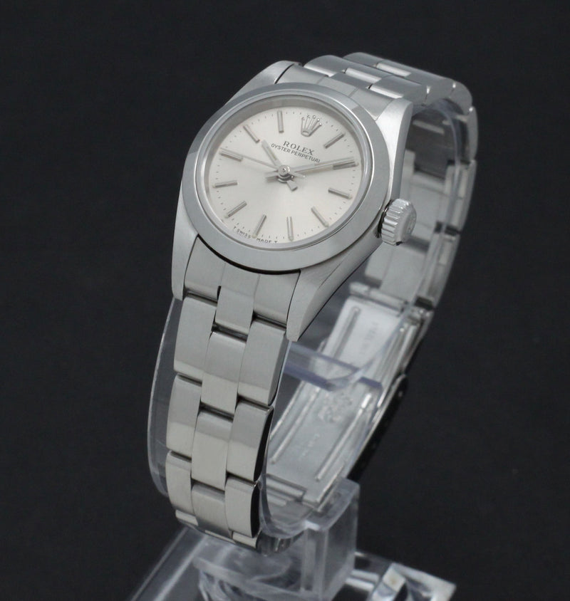 Rolex Oyster Perpetual 67180 - 1997 - Rolex horloge - Rolex kopen - Rolex dames horloge - Trophies Watches