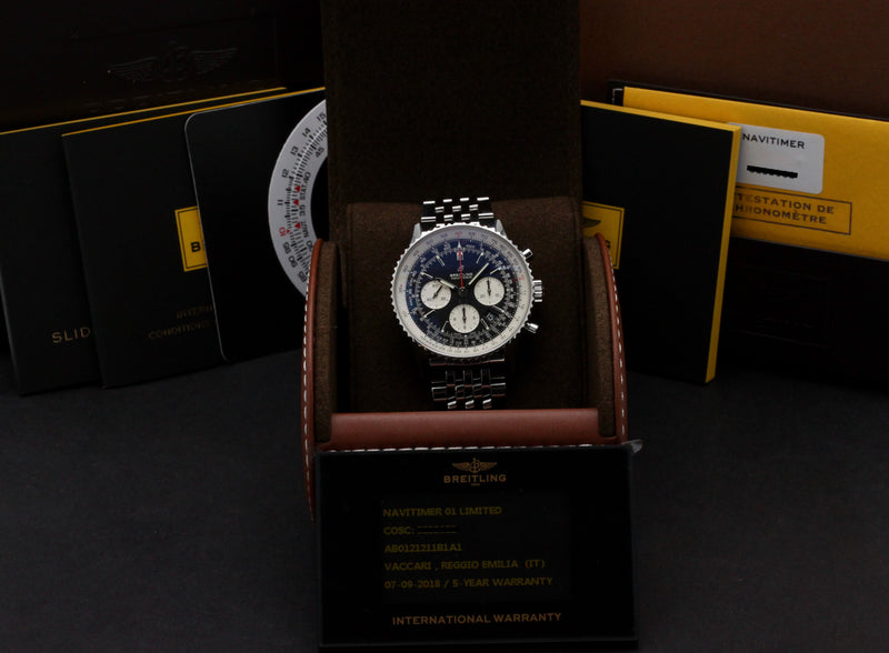 Breitling Navitimer 01 AB0121 - 2018 - Breitling horloge - Breitling kopen - Breitling heren horloge - Trophies Watches