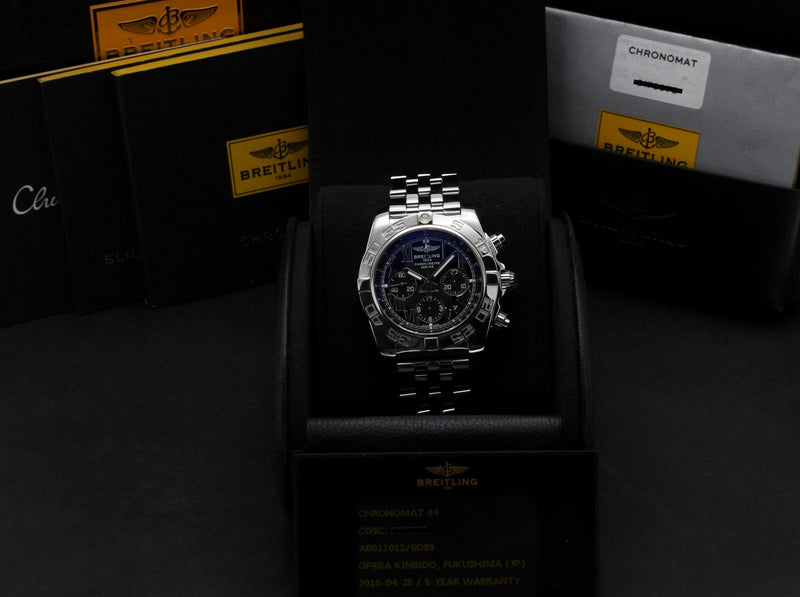 Breitling Chronomat AB0110 - Breitling horloge - Breitling kopen - Breitling heren horloge - Trophies Watches