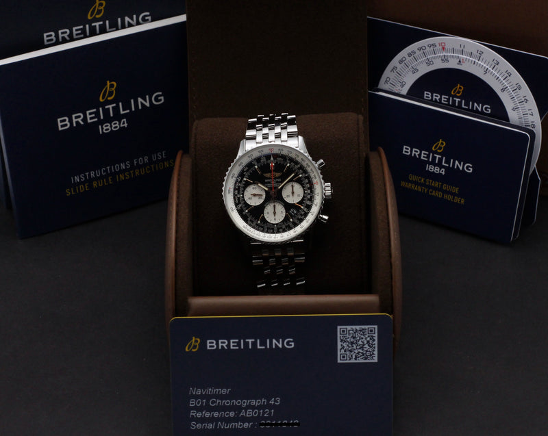 Breitling Navitimer 01 AB0121 - 2021 - Breitling horloge - Breitling kopen - Breitling heren horloge - Trophies Watches