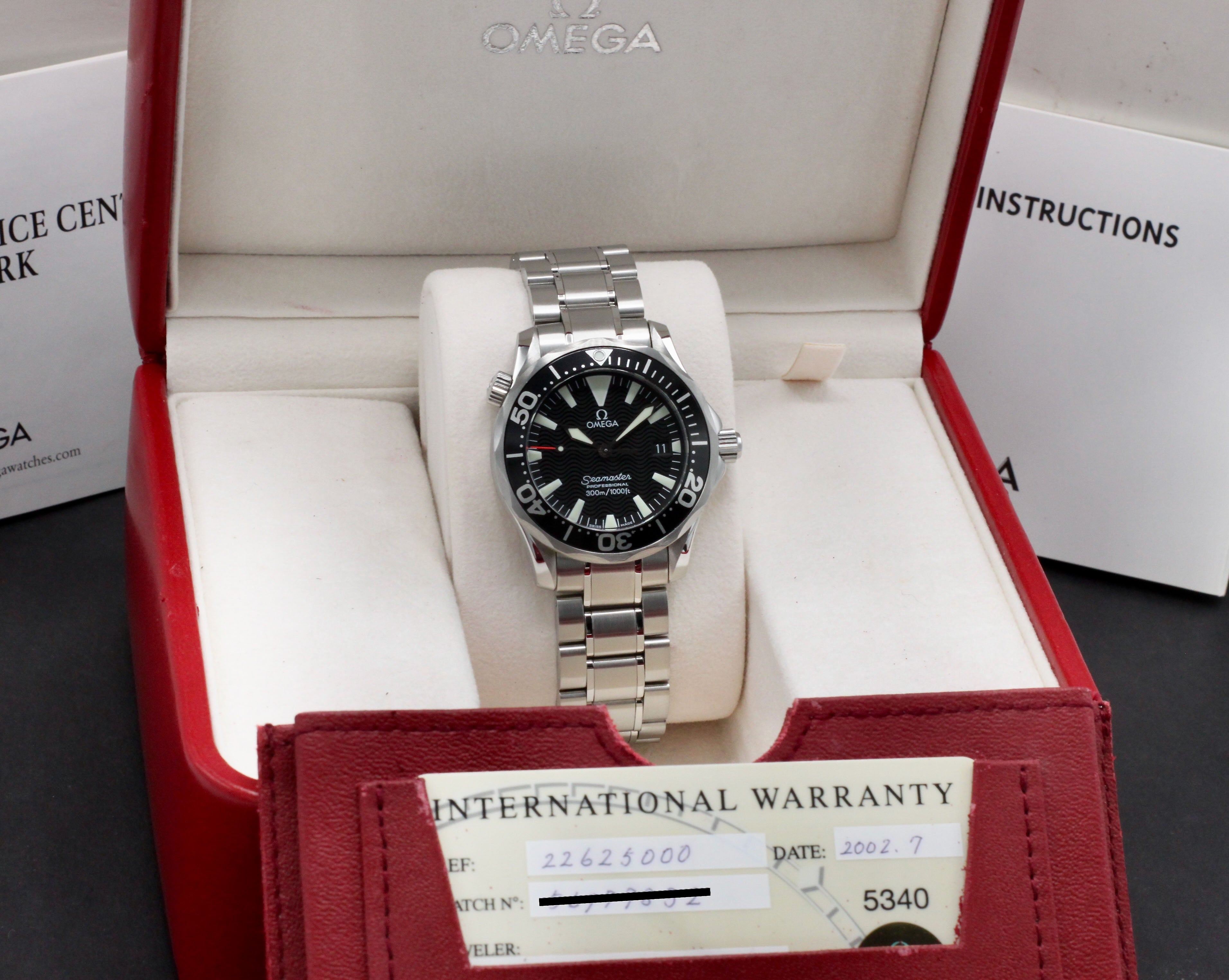 Omega Seamaster Diver 300 M 2262.50.00 - 2002 - Omega horloge - Omega kopen - Omega heren horloge - Trophies Watches