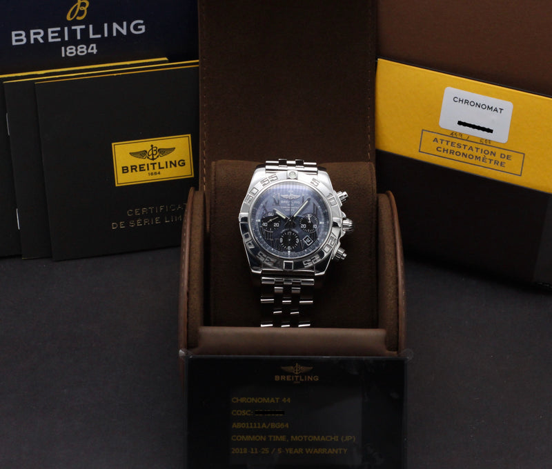 Breitling Chronomat AB0111 - Breitling horloge - Breitling kopen - Breitling heren horloge - Trophies Watches