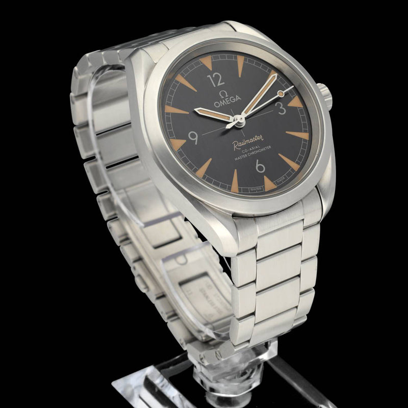 Omega Seamaster Railmaster 220.10.40.20.01.001 - 2018 - Omega horloge - Omega kopen - Omega heren horloge - Trophies Watches