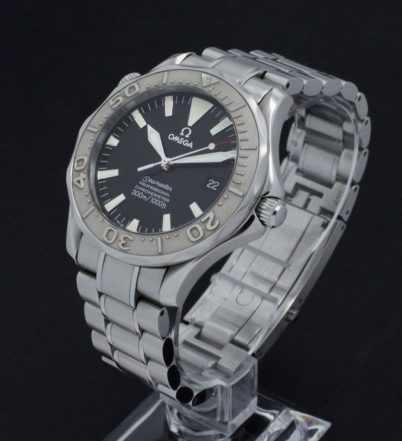 Omega Seamaster Diver 300 M 2230.50.00 - 2006 - Omega horloge - Omega kopen - Omega heren horloge - Trophies Watches
