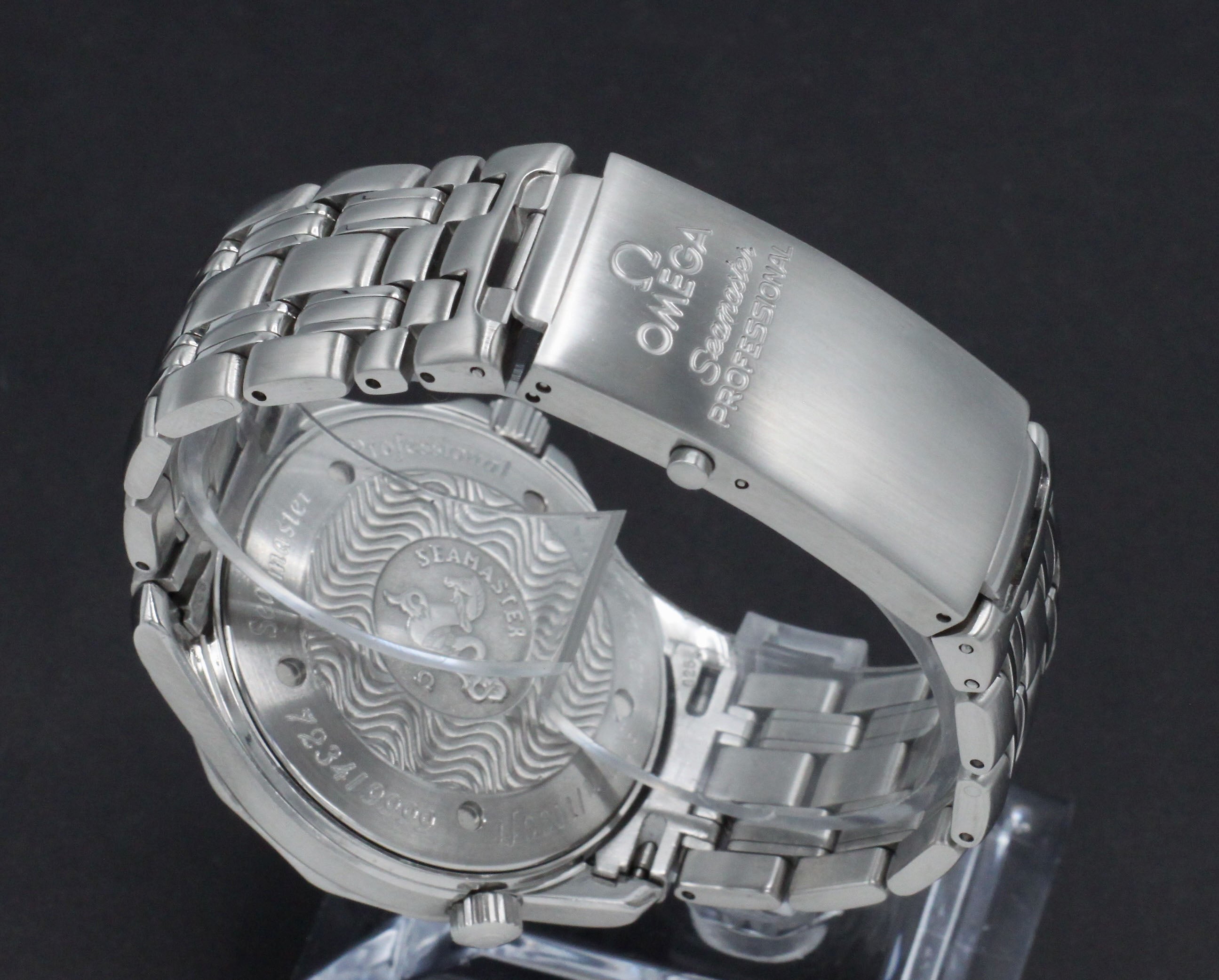 Omega Seamaster Diver 300 M 2533.50.00 - 2006 - Omega horloge - Omega kopen - Omega heren horloge - Trophies Watches