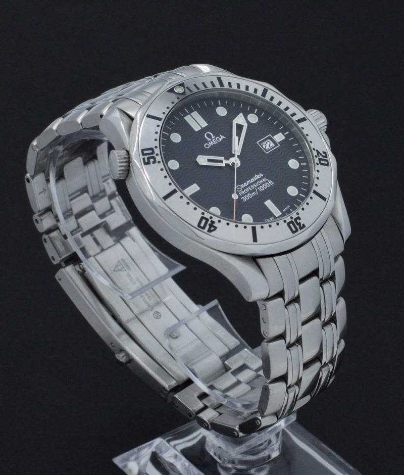 Omega Seamaster Diver 300 M 2542.80.00 - 1998 - Omega horloge - Omega kopen - Omega heren horloge - Trophies Watches