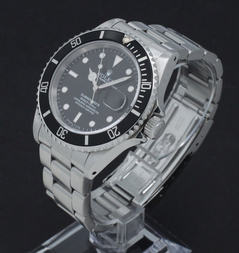 Rolex Submariner Date 16610, Box & Papers, 1995