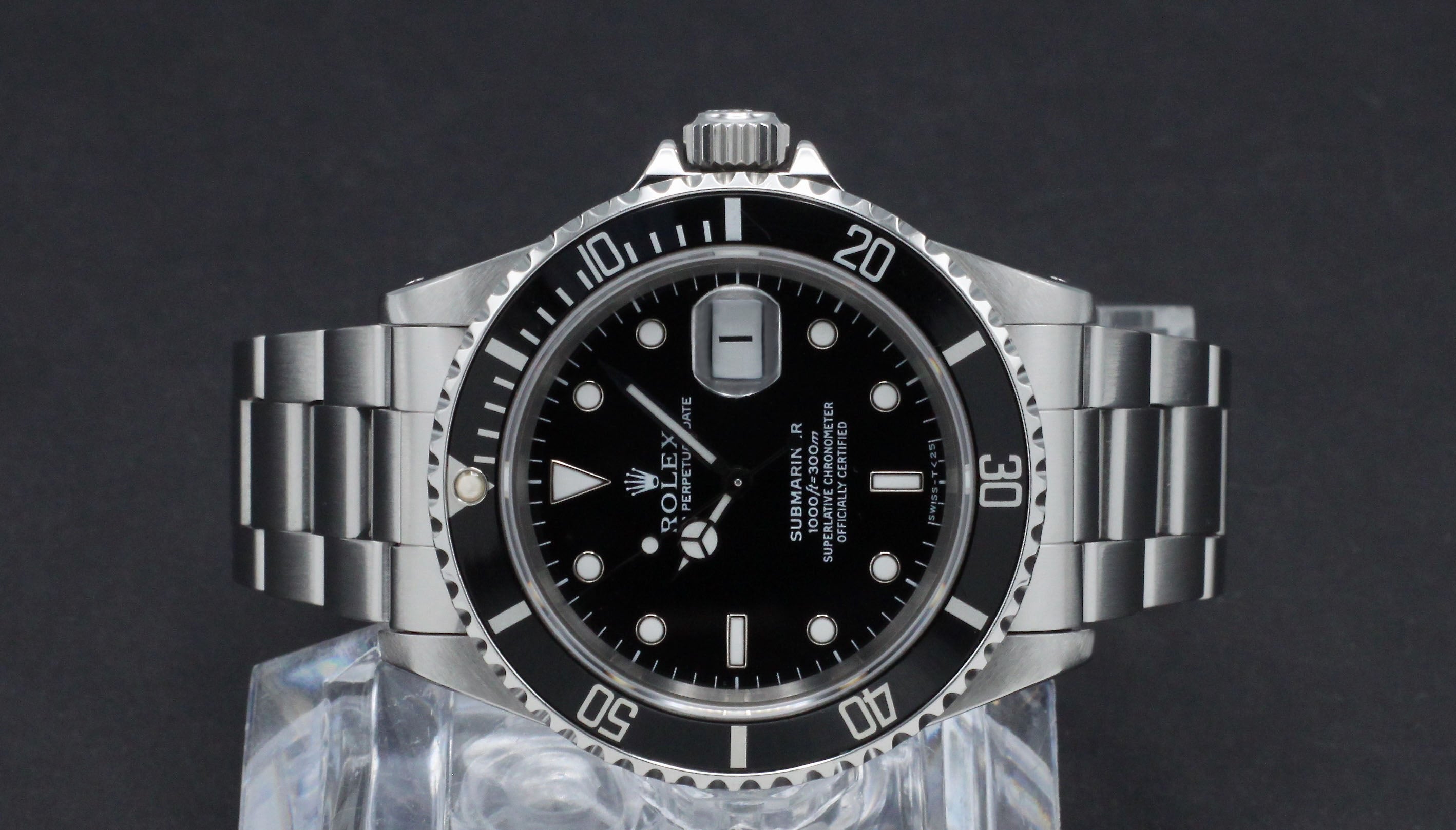 Rolex Submariner Date 16610, Box & Papers, 1995